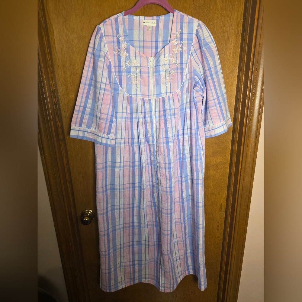 Miss Elaine® Long Plaid Short Sleeve Zippered Duster/Robe